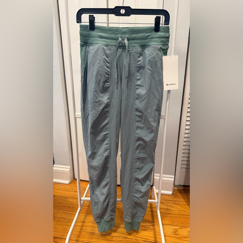 Lululemon Dance Studio Mid-Rise Jogger Women’s Size 4